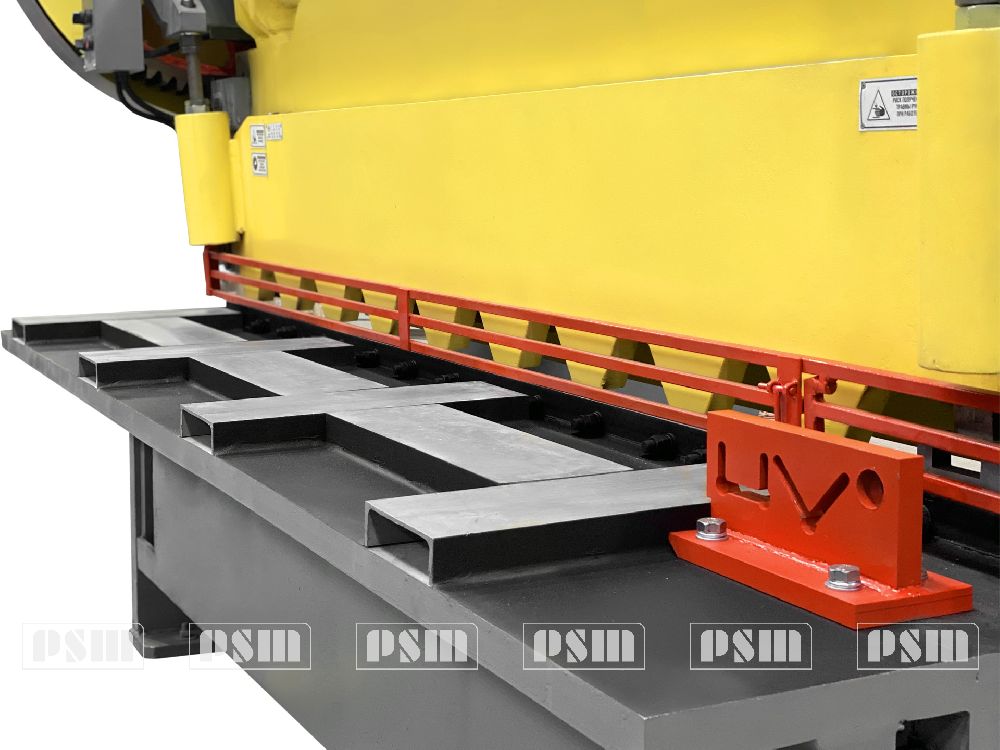 Ножницы гильотинные электромеханические МНГ 12x2500